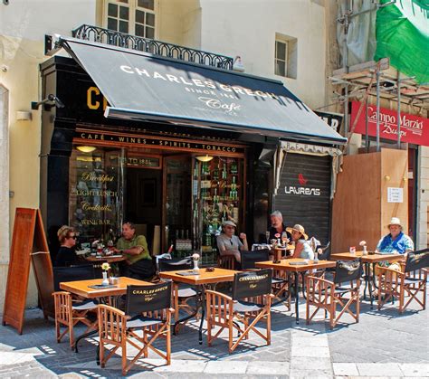 valletta cafes